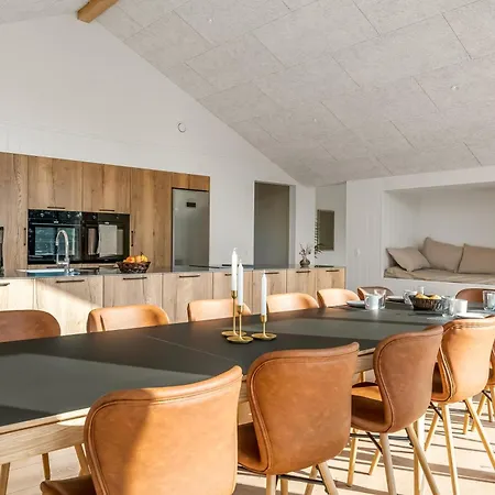 Lovely 16-person Luxury House With Activity Room, Outdoor Hot Tub And Outdoor Sauna Prázdninový dům