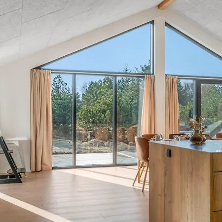 Lovely 16-person Luxury House With Activity Room, Outdoor Hot Tub And Outdoor Sauna Fjerritslev