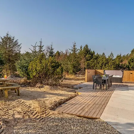 Lovely 16-person Luxury House With Activity Room, Outdoor Hot Tub And Outdoor Sauna *