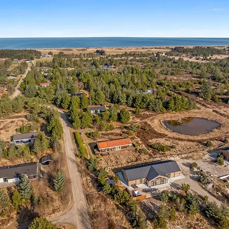 Lovely 16-person Luxury House With Activity Room, Outdoor Hot Tub And Outdoor Sauna Prázdninový dům Fjerritslev